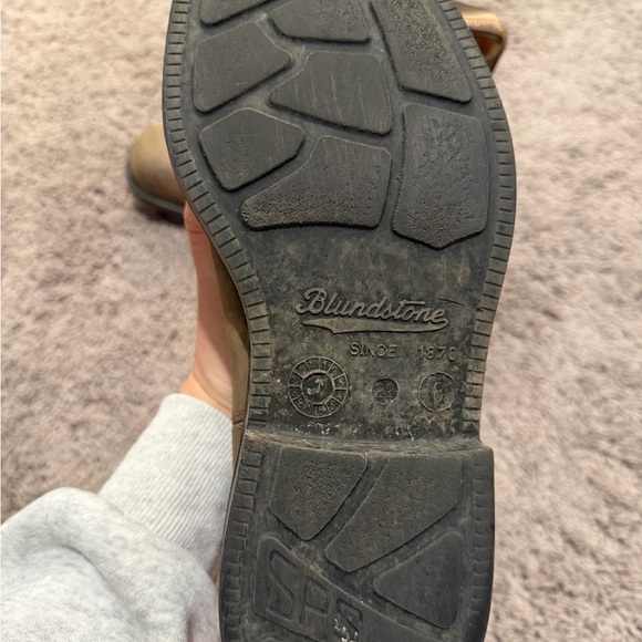 Men’s Blundstones - Picture 7 of 8